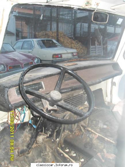 dacia estafette 1975 bordul este cel original. volanul stiu, dar este tot dacie