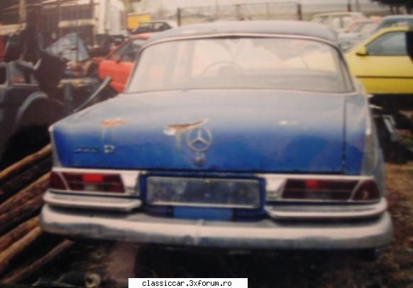 mercedes fintail era parc auto destul mare, vateva masini una. karmann ghia, fost salvata (roshkatu