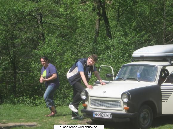 trabant 601 aici poza la  intalnirea sibiu unflam roata masina lui gusteru (cu care venit