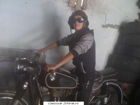 fiat 850 gherghin nicolae piciul meu era tare incintat masina, dar cind vazut bmw lui nicu, abtinut