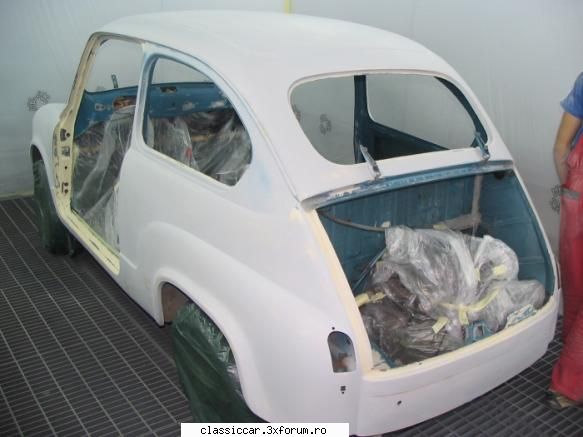 fiat 600 1964 masina este pregatita pentru vopsit