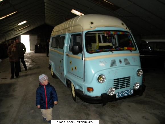 oldtimere olanda stai numa vezi masinile. ieri mai avut timp renault estafette.