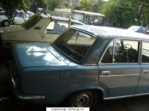 fiat 125s 1970 bandrei scris:stiu masina odata m-am pozat langa ea.avea problema plafon sau ceva