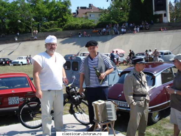 velodrom mai 2012 budapesta tot standul citroen, solex, fratele meu deghizat viticultor francez