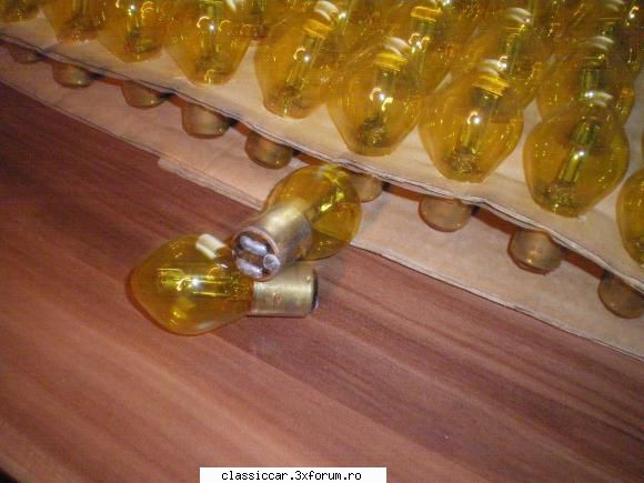 becuri volti becuri stocuri lamp galben,2 faze 6v-15/15w -10 lei/buc.