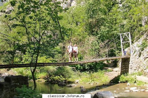 excursie traseul cheile turzii rimetea aiud poza familie unul dintre poduri