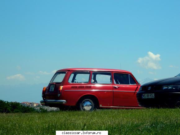 volkswagen 1600 variant muntii fagaras fundal