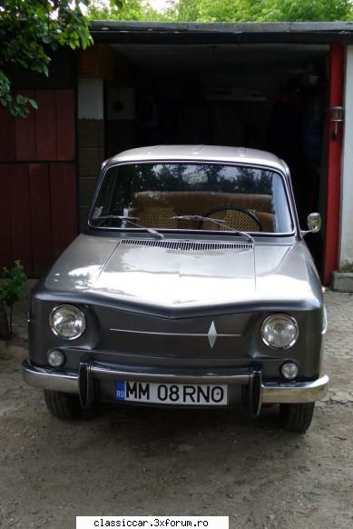 renault 1964 revin cerere fotografii care pot vedea micile diferente intre dacia bord, volan,