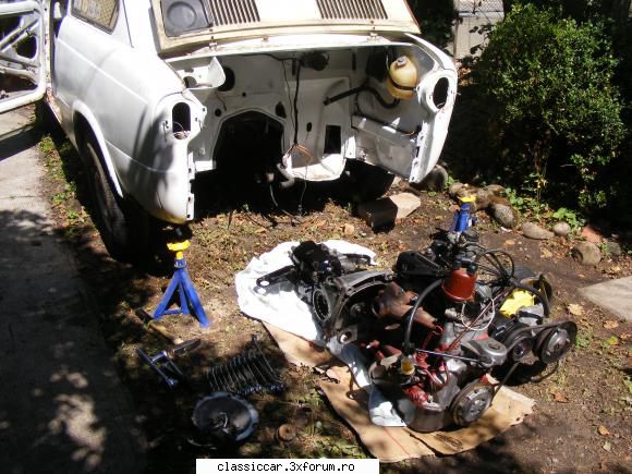fiat 850, 1967 pentru aveam ridic cutia motorul, coborat masina. inainte sa-o trag peste piese.