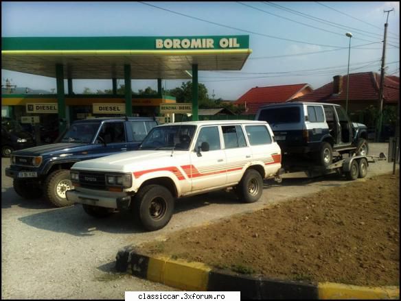 '82 toyota land cruiser hj60 pentru toyota simta singurica curte, i-am mai adus inca doua partenere