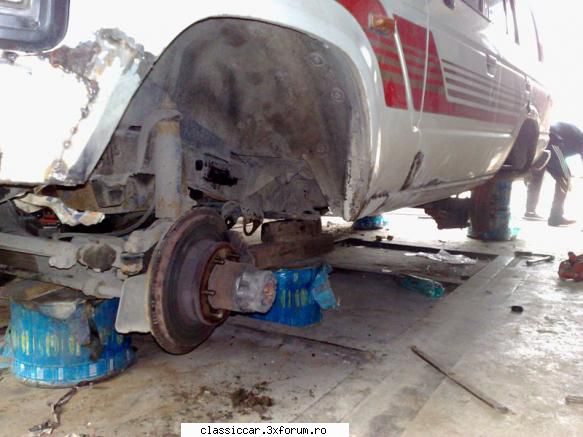 '82 toyota land cruiser hj60 azi s-a demontat suspensia veche...