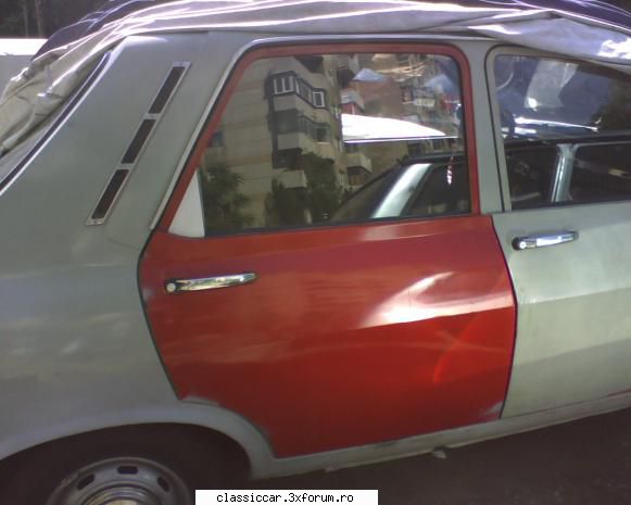 dacia 1300-1971 schimbat usa, mai ramne decat dau masticul exterior aripile fata unde era dat bine