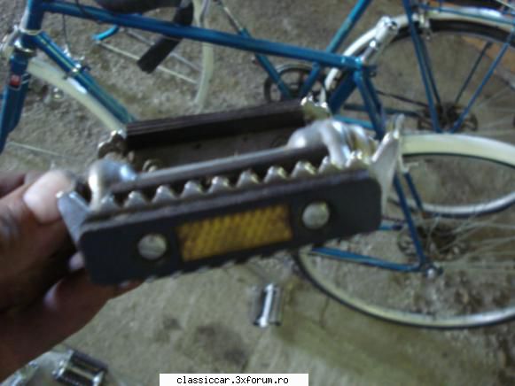 semicurse sputnik noi din stoc pedalele nemontate gsite punga accesorii lng bicclet ....dup mai