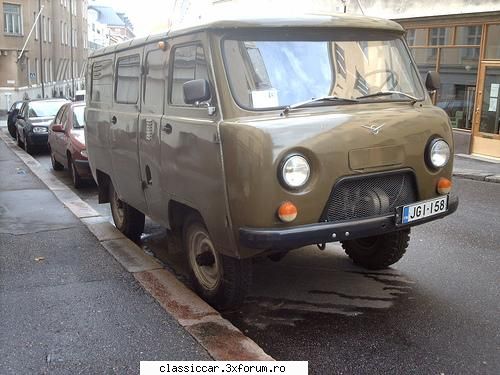 kitsch-ul clasicele este uaz 452, probabil fost folosit drezina iarasi adus sosea.