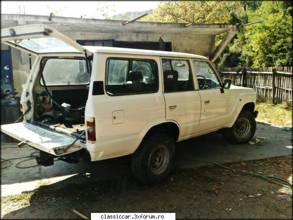 '82 toyota land cruiser hj60 urmeaza maine bara spate restul