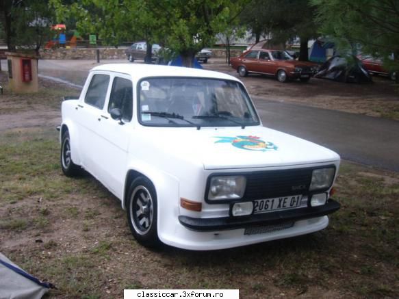 465 este simca 1000 rally are deja ornamente negre probabil varianta faruri patrate, fabricata intre