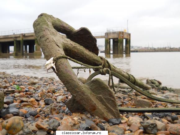 prin londra are legatura masinile, dar m-am putut facuta mine malul tamisei ,la greenwich emirates