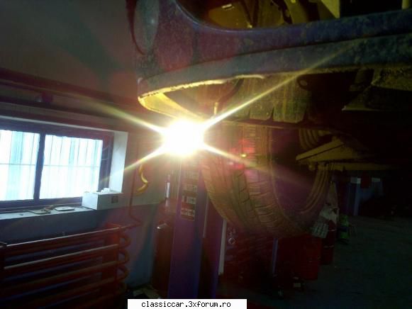poza de lumina. vand becuri galbene de ceata de far h4 55/60w 12v originale valeo