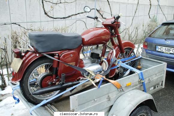 jawa 125 puntul culminant fost  standul franare cand intreaba: -care este maneta frana fata?