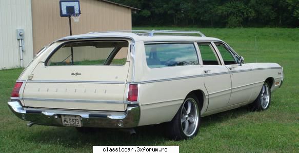 chrysler oldsmobile tr. severin parca este chrysler newport anii '70. seamana destul mult cea din