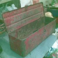 cateva piese pozele promise: lada tractor are 44x15x14 cm.