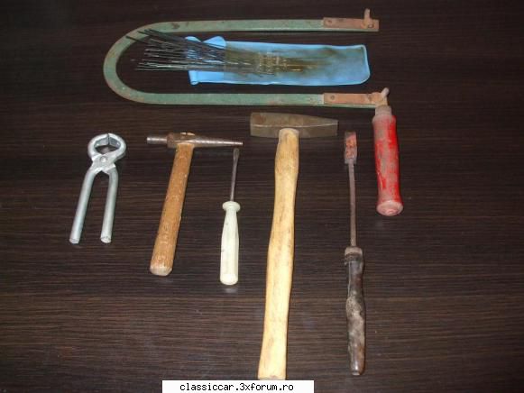 vand traforaj cu panze, 2 ciocane, cleste de cuie, ciocan de lipit si - 40 lei trusa de scule