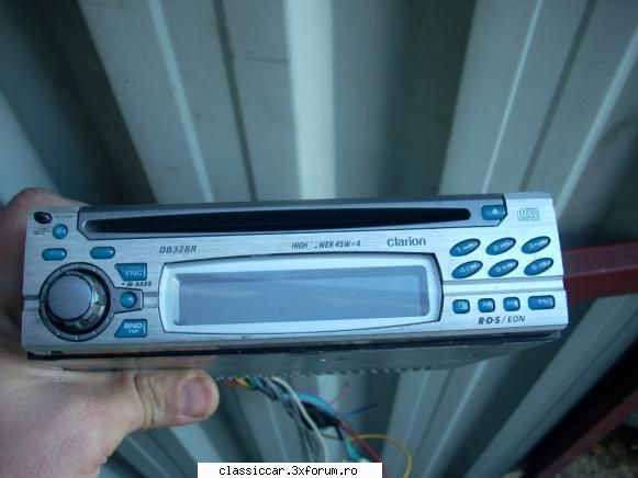 audio-auto adaug radiocd clarion watt deosebit puternic, aspect estetic multe ori arata disc