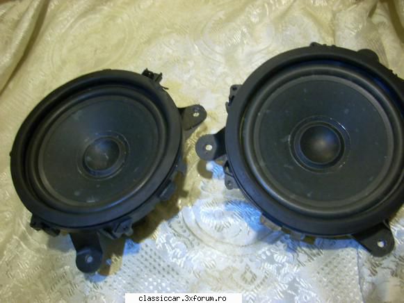 audio-auto adaug pereche difuzoare auto de  volvosunt aproape noi, masina este productie 160