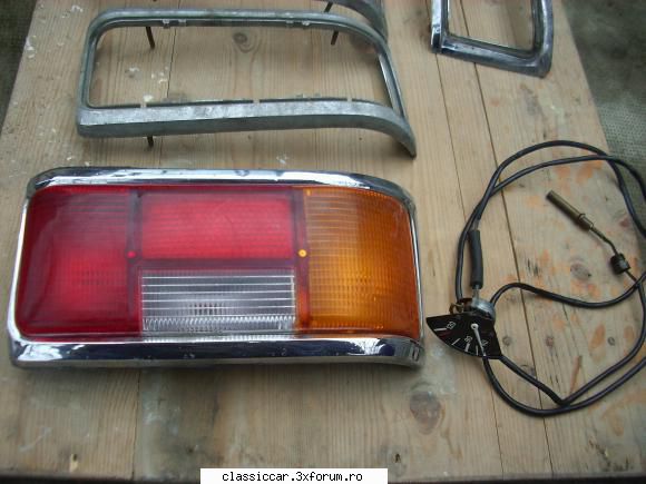 vand piese pentru mercedes w114 /w115 bot cal stop dreapta stare buna  120 ron