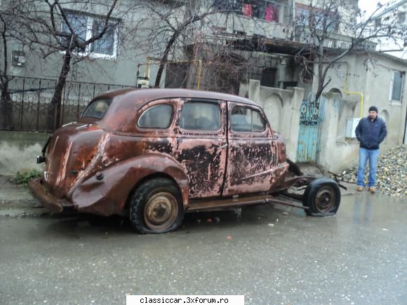 vazut prin craiova deci daca furi stema aia scade valoarea masinii 50%.. nenoroci asa disparut una