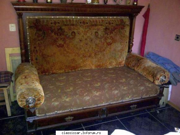 cumpar mobila veche divan niste preturi corelatie vremurile spre exemplu dormitorul vede fotografie