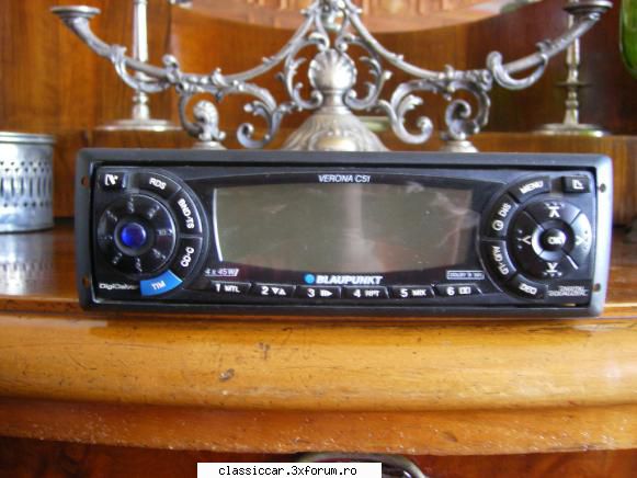 ofer la schimb un blaupunkt verona cu display mare si fata detasabila in culorile vw generatia 4 ,