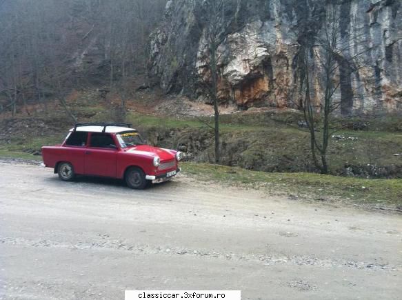 trabant 601 printre stanci!