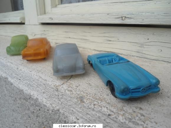 masini din plastic, din perioada comunista poza