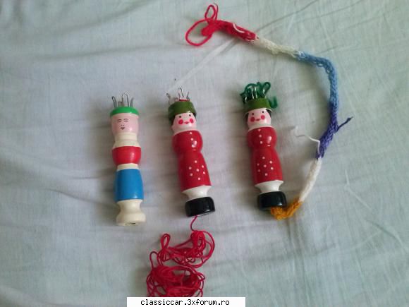 vand 3 bucati matrioska pt tricotat . pret 20 lei + taxa postala vand matrioska pentru tricotat