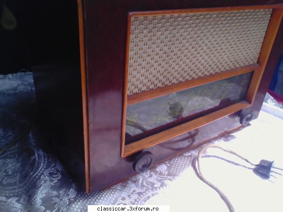 radiouri germane vand  radio mures 562 fabricat 1956 .aspectul estetic este fost probat, scala