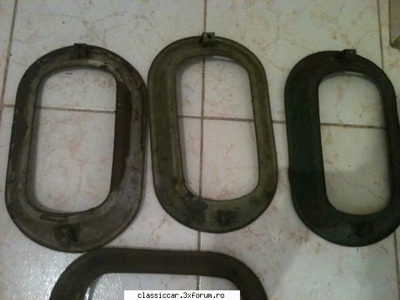 vand 4 bucati de ochelari de far pentru masca cu faruri de fabricatie ;la primele tipuri de aro sau