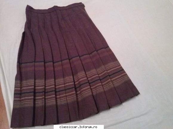 vand fuste femei vintage colectie fusta femei vintage fusta plisata din stofa veche din anii pret