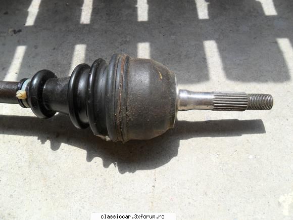 vand piese renault partea din fata, aici cred trebui schimbat burduful care cam imbatranit are urme