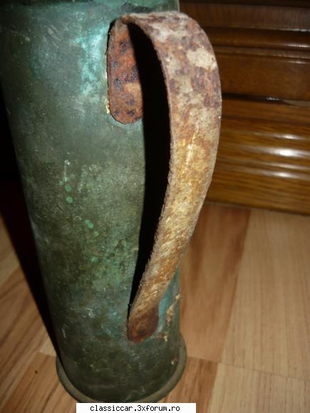 poza2 carafa din tub de proiectil anii