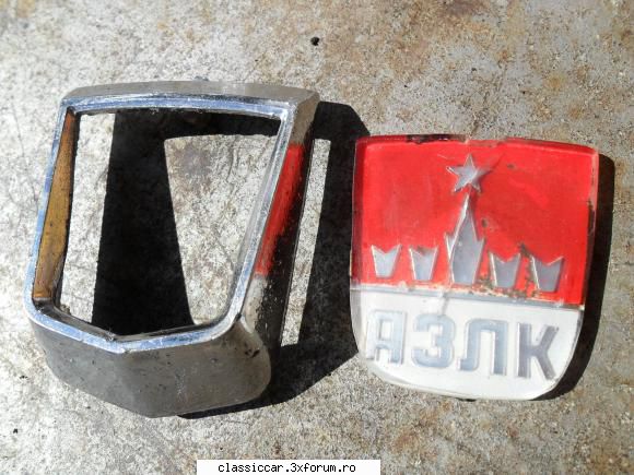 vand carburator moskvici 408 adauga emblema masca fata= lei