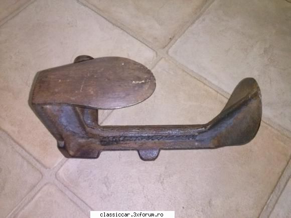 pantofar , in stare buna . pret 70 lei + taxa postala . pantofar