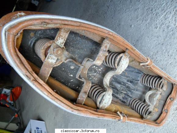 vand cateva piese motoreta carpati alta