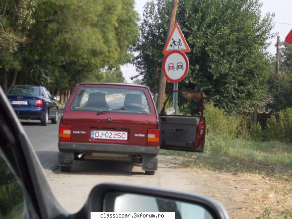 vazut prin craiova oltcit iesire din craiova, batranii s-au speriat noi uitam prea insistent masina Reporter de teren