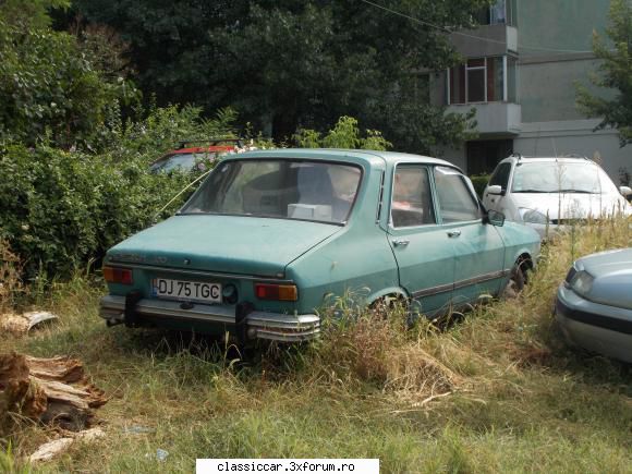 vazut prin craiova dacia 1300, care treaba barile alea? sunt puse spatele blocului ?  Reporter de teren