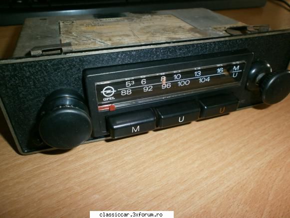 vand radio grundig lemans pentru opel intre timp facut rost fata originala butoanele aferente.