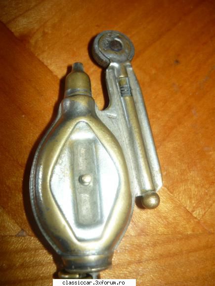 brichete benzina foarte vechi