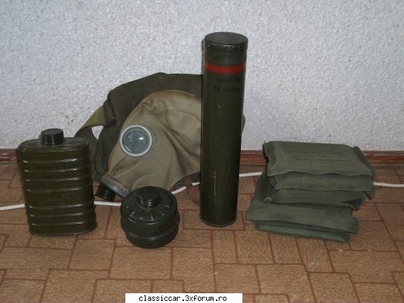 lichidare garaj 17. masca gaze (full head) doua cartuse filtrante noi geanta panza originala (army