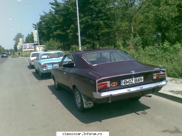 opel rekord 1968 cu  mai  ea  care  o  sustin!        