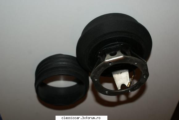 un butuc momo pt volan sport 

alfa romeo 145
alfa romeo 146
alfa romeo 155
fiat tipo
fiat